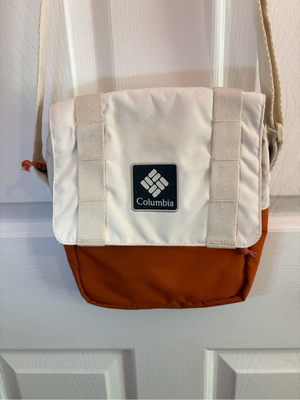 Columbia Trek Side Bag Trail Traveler Crossbody Cream and Orange Hiking Bag